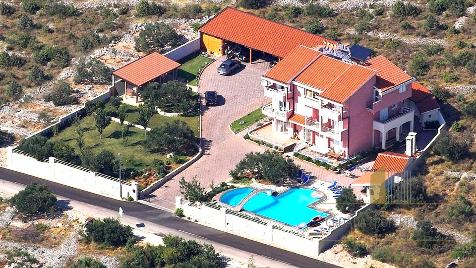 APARTMENT VILLA SITUATED AT ALMOST UNTOUCHED NATURE WITH BEAUTIFUL VIEW TO PRIMOSTEN!