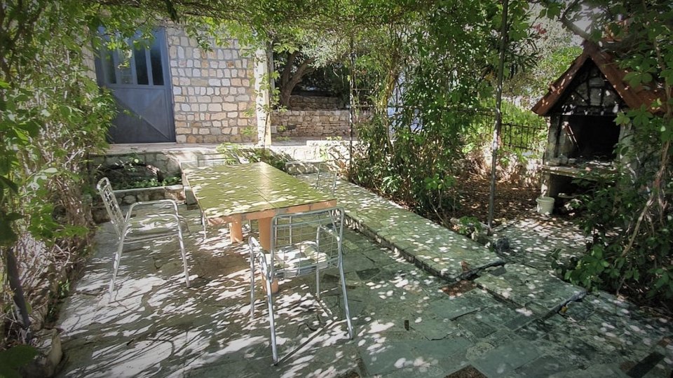 Apartment house with beautiful sea view near Trogir!