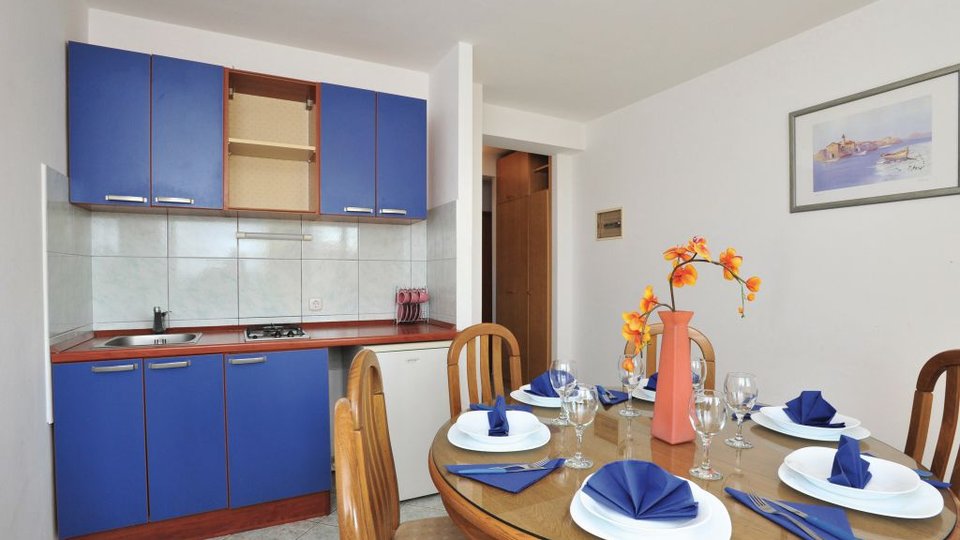 Beautiful apartment house 80 m from the sea in the vicinity of Rogoznica!