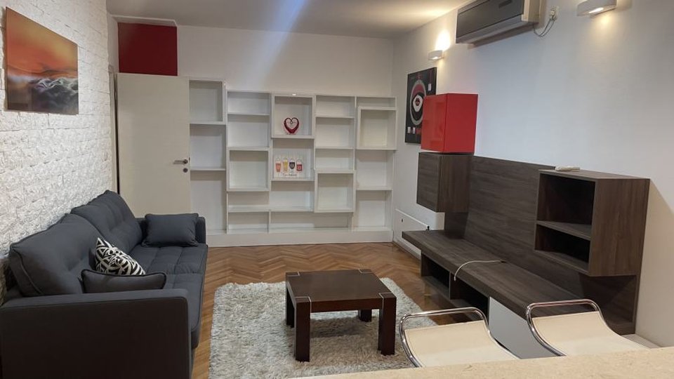 Moderno opremljeno stanovanje na atraktivni lokaciji v širšem centru mesta - Split!