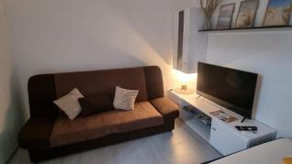 Modernes Apartment mit einem Schlafzimmer in Strandnähe – Kaštel Stari!