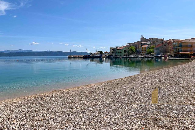 Apartment house in great location  second row to the sea on the Makarska Riviera!