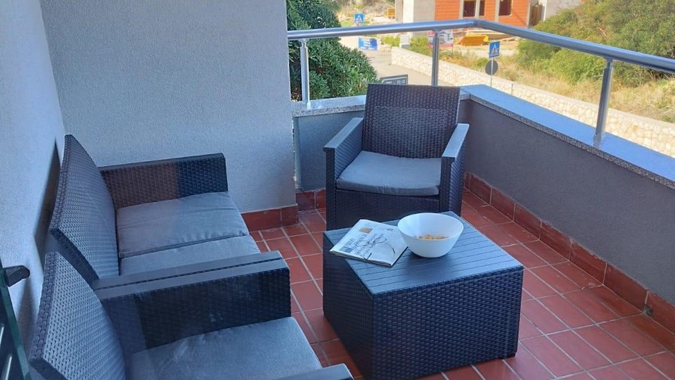Beautiful apartment with terrace and sea view in Novalja!