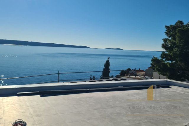 Modern luxury apartment in an attractive location 60 m from the beach - Čiovo, Trogir!