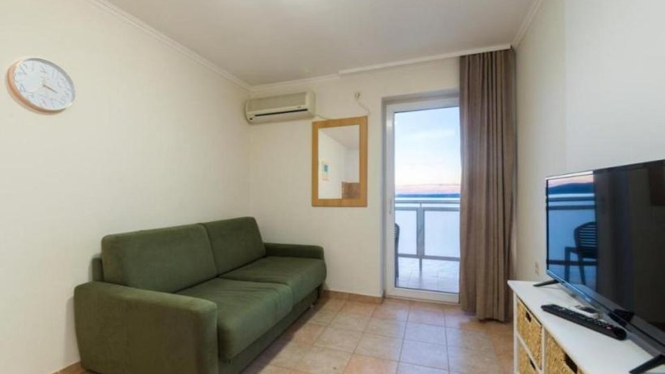 Ein Hotel mit SPA-Center in exklusiver Lage, erste Reihe zum Strand in der Nähe von Zadar!
