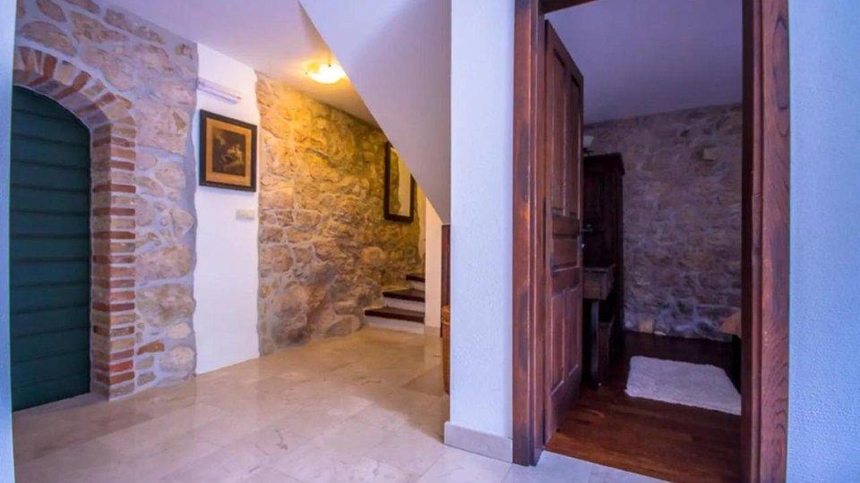 Two beautiful stone houses with a view of the sea and the Pelješac peninsula!