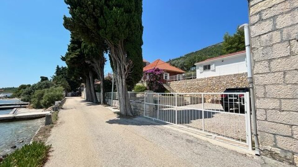 Attractive property with great potential, first row to the sea - Pelješac peninsula!