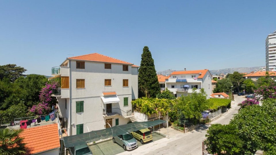 Elegantno stanovanje v elitni soseski v centru Splita!
