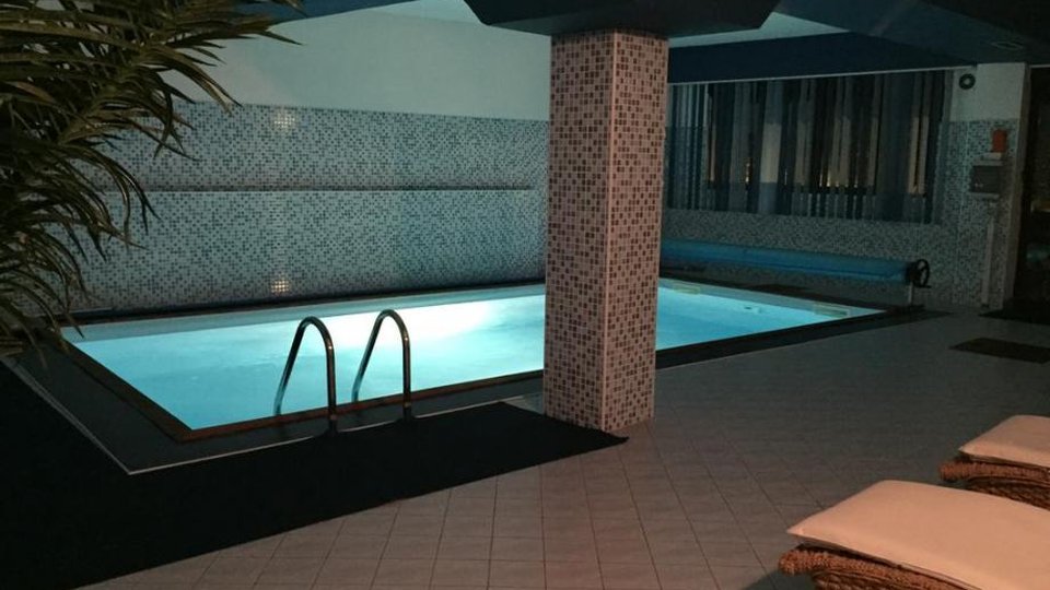 Apart-Hotel s restoranom i bazenom u blizini Omiša!