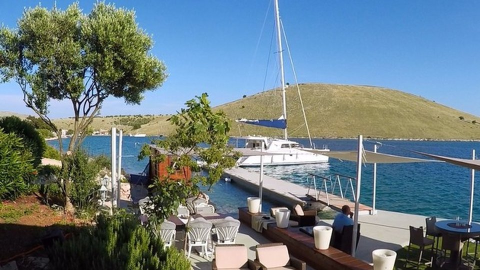 Restaurant & Lounge Bar erste Reihe am Meer - Nationalpark Kornati!