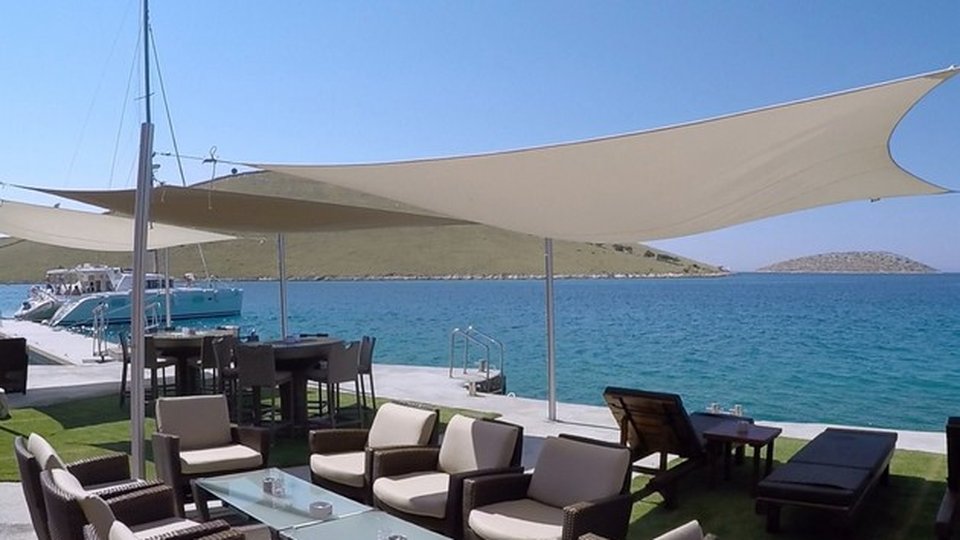 Restavracija & Lounge bar prva vrsta ob morju - Nacionalni park Kornati!