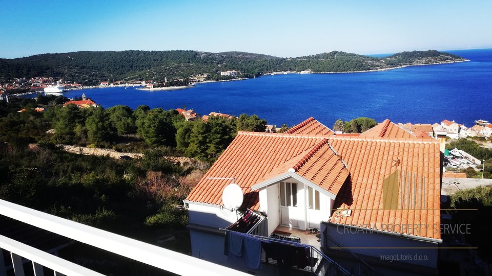 HOUSE ON THE ISLAND OF VIS!