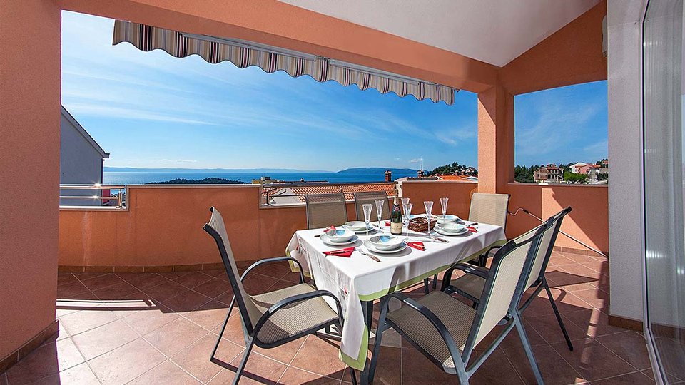 Predivna apartmanska kuća s otvorenim pogledom na more – Makarska!