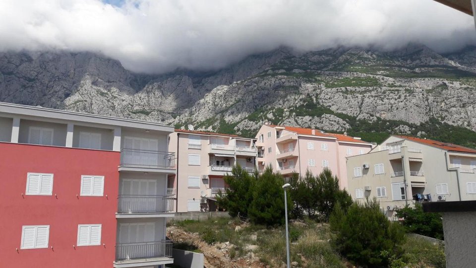 Beautiful apartment house with a pool in Makarska!