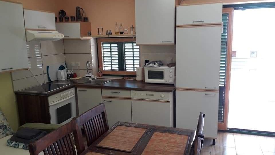 Apartmenthaus in ruhiger Lage in Strandnähe - Rogoznica!