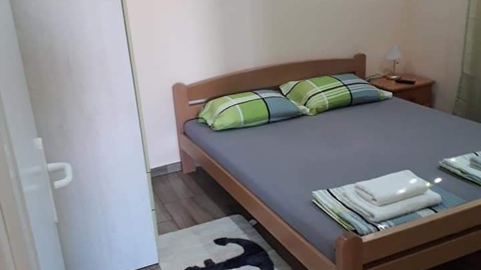 Apartmenthaus in ruhiger Lage in Strandnähe - Rogoznica!