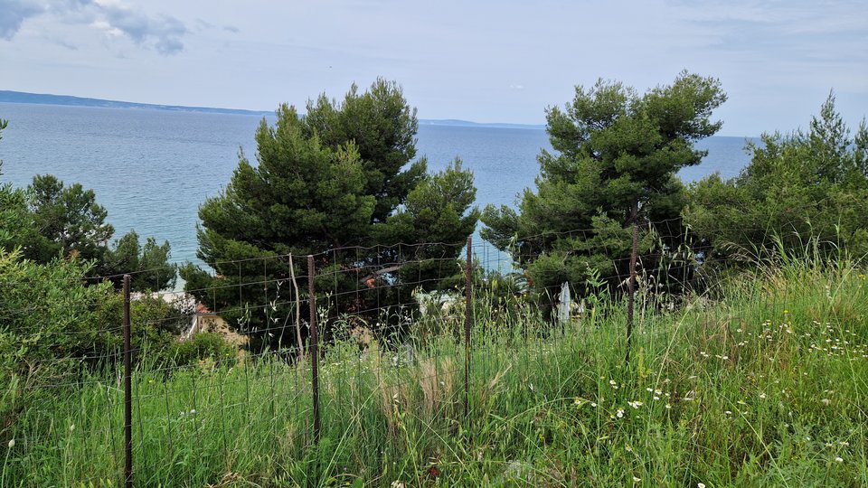 Attractive building plot 60 m from the beach in the vicinity of Split!