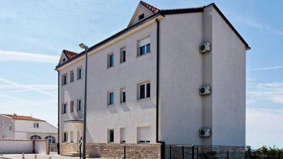 A spacious apartment in a beautiful villa with an enchanting view of the sea - Primošten!
