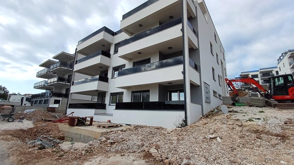 Moderno stanovanje v elegantni novi stavbi 300 m od plaže na otoku Čiovo!