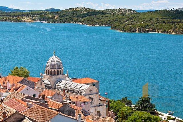 Building land with two buildings, first row to the sea - Sibenik!
