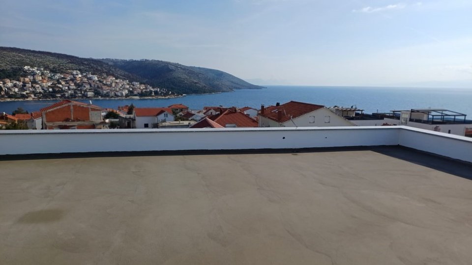 Luxury penthouse with a roof terrace and a panoramic view of the sea - the island of Čiovo!