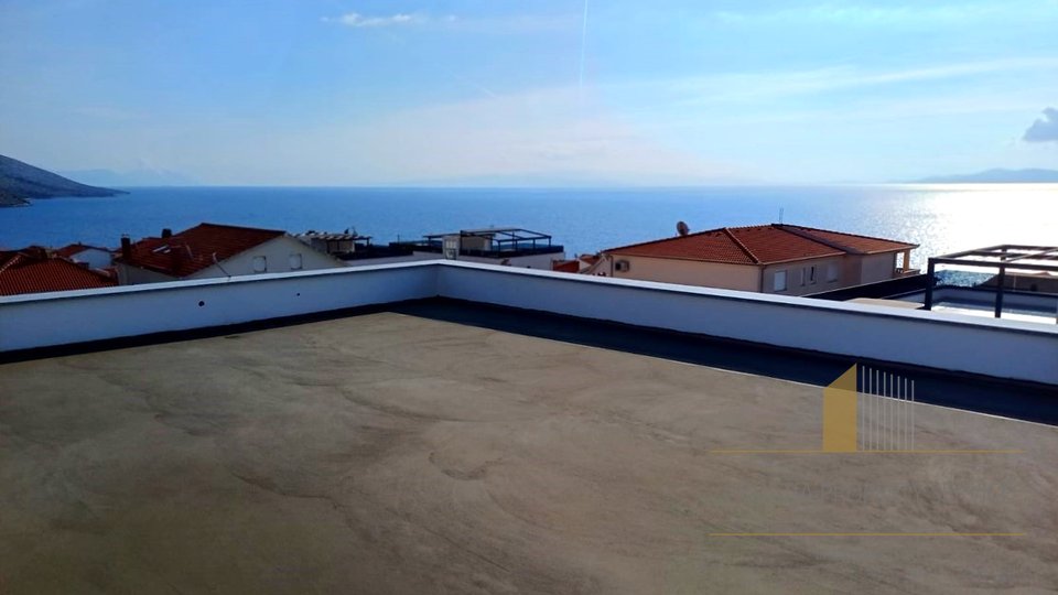 Luxury penthouse with a roof terrace in a new building on the island of Čiovo!