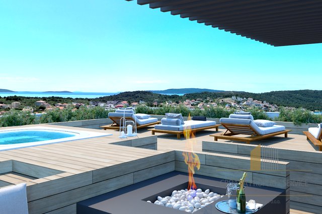 Penthouse s krovnom terasom u luksuznoj urbanoj vili – otok Čiovo!