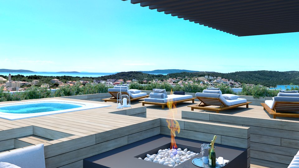 Penthouse s krovnom terasom u luksuznoj urbanoj vili – otok Čiovo!