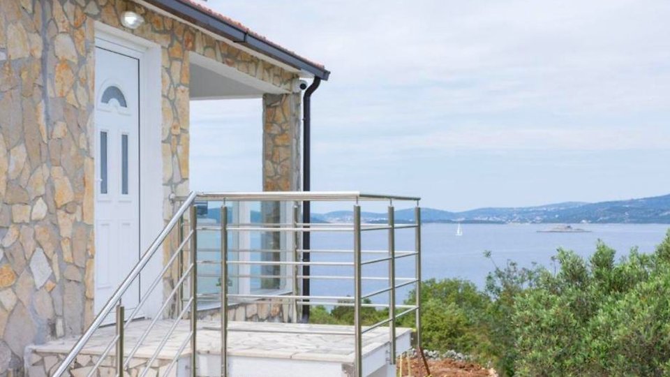 Počitniška hiša na izjemni lokaciji s pogledom na morje - Drvenik Mali!