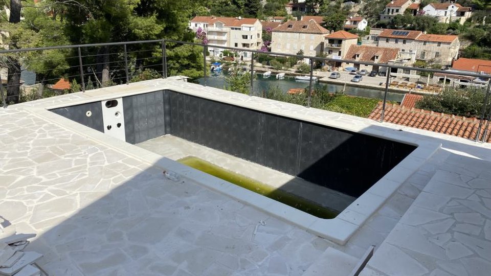 Modern house with swimming pool 50 m from the sea - Island of Brač!