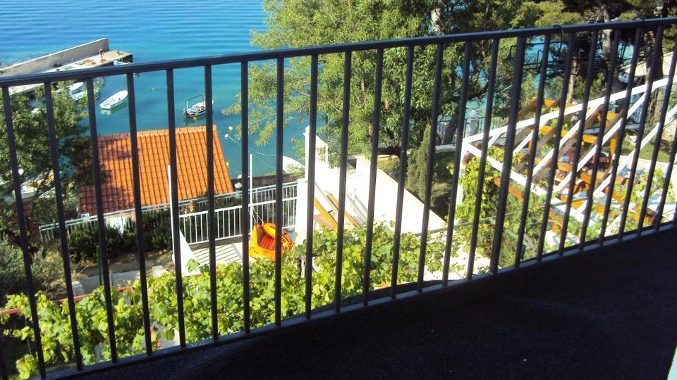 Apartmenthaus mit offenem Meerblick an der Riviera von Omiš!