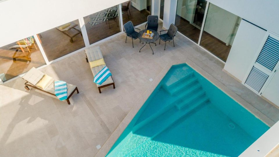 New luxury villa with pool on the island of Brač!