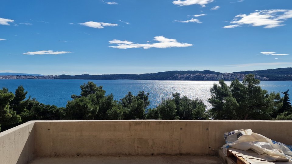 Luxury penthouse,100 m from the sea near Trogir