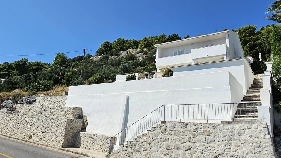 Čudovita vila z odprtim pogledom na morje v bližini Trogirja!