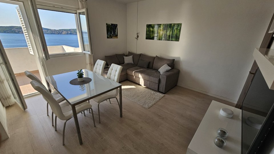 Predivna vila s otvorenim pogledom na more u okolici Trogira!