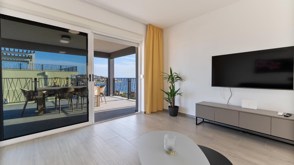 Novo luksuzno stanovanje 100 m od morja - Sevid!