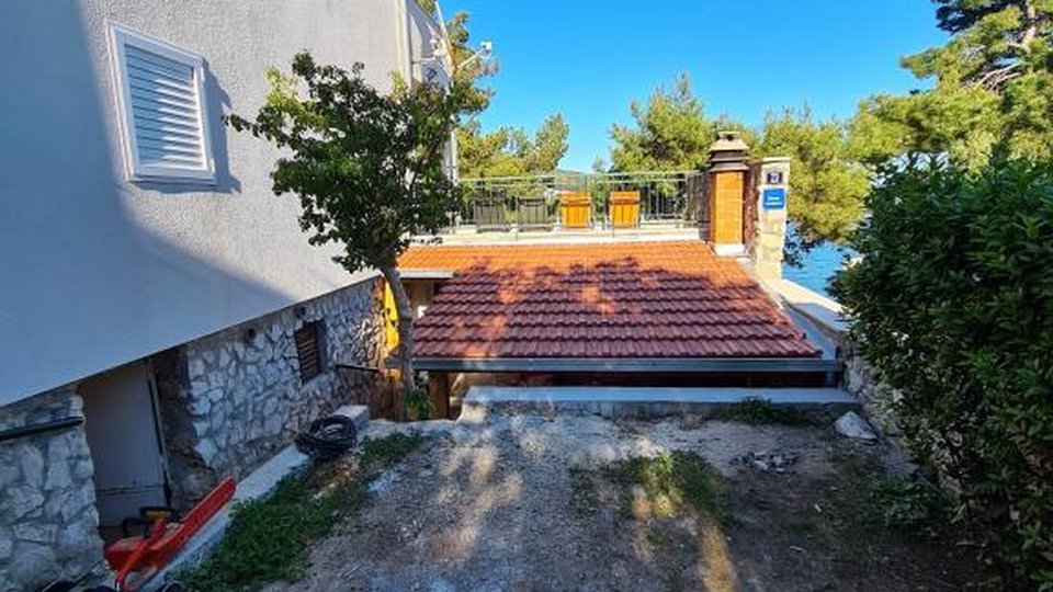 Charming house in a top location next to the beach on the island of Čiovo!