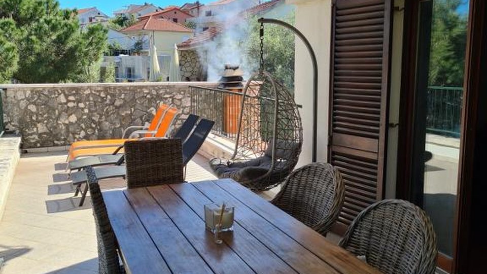Charming house in a top location next to the beach on the island of Čiovo!