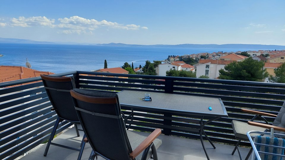 Prekrasan stan s krovnom terasom i otvorenim pogledom na more – Trogir, Čiovo!