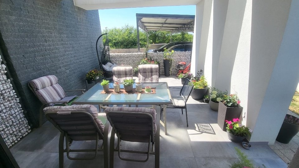 Beautiful apartment with a garden in a modern new building - Zaton, Nin!