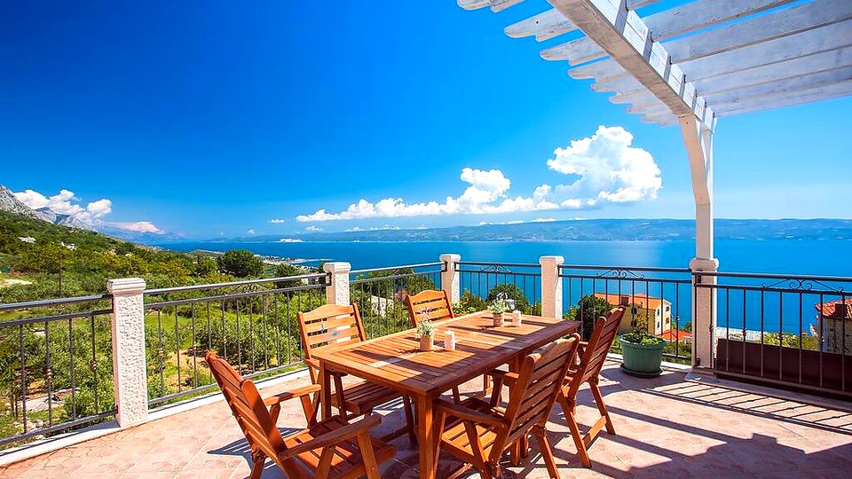 Exclusive villa with a panoramic view of the sea in the vicinity of Split!