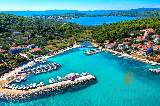 Building plot with sea view on the island of Pašman!