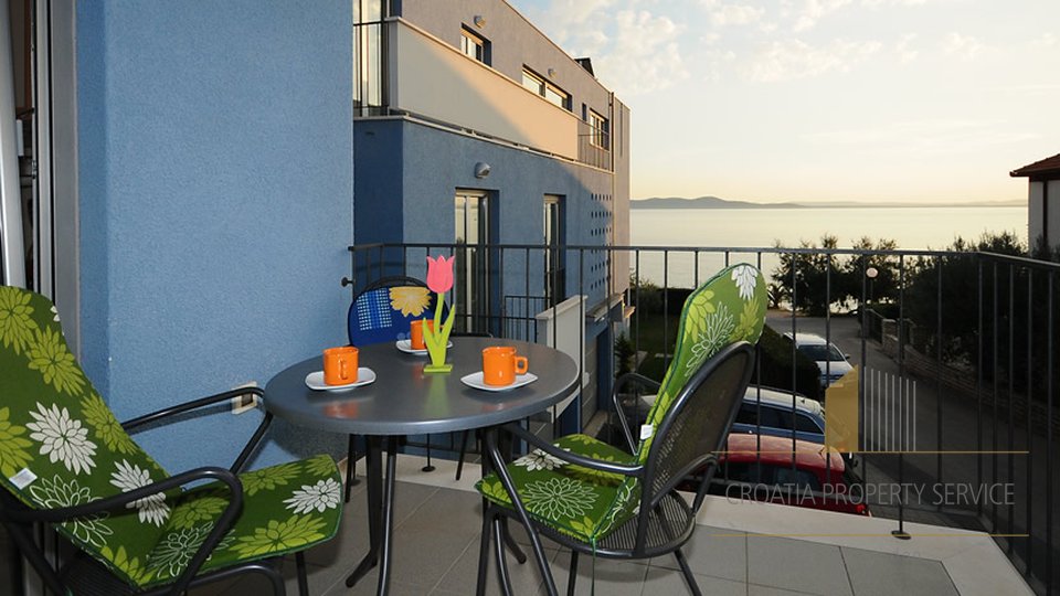 LUXURIOUS APARTMENT VILLA WITH POOL FIRST ROW TO THE SEA, ZADAR AREA!
