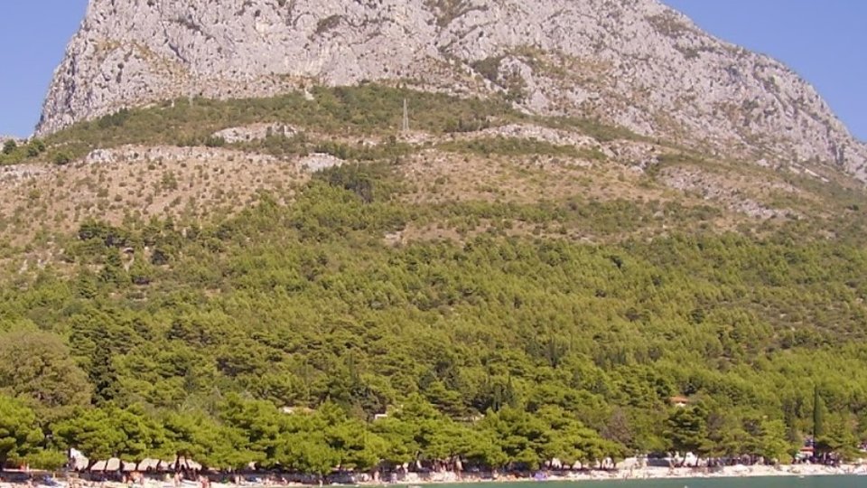 Building plot second row next to the beach on the beautiful Makarska Riviera!