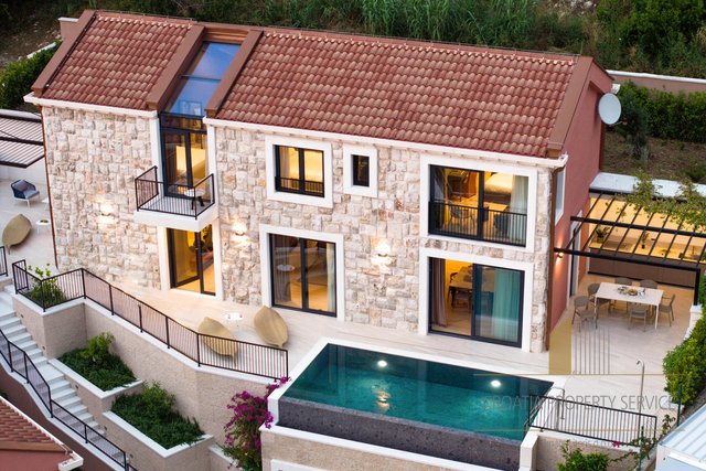 Luxury stone villa on the first row by the sea near Dubrovnik!