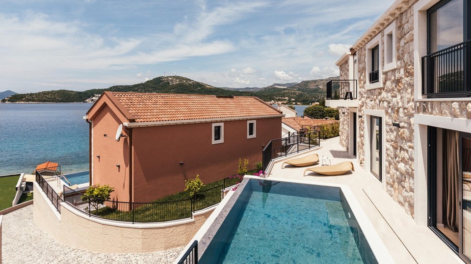 Luxuriöse Steinvilla in der ersten Reihe am Meer in der Nähe von Dubrovnik!