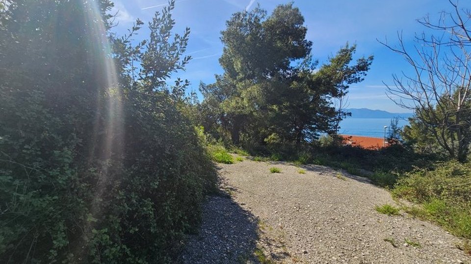 Baugrundstück in zweiter Reihe direkt am Strand an der wunderschönen Makarska Riviera!
