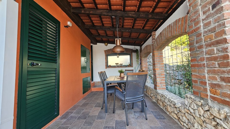 A beautiful villa with a private connection to the boat - Vinišće!