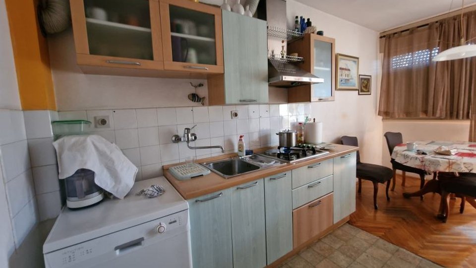 Eine Wohnung mit großem Potenzial im weiteren Zentrum von Split!