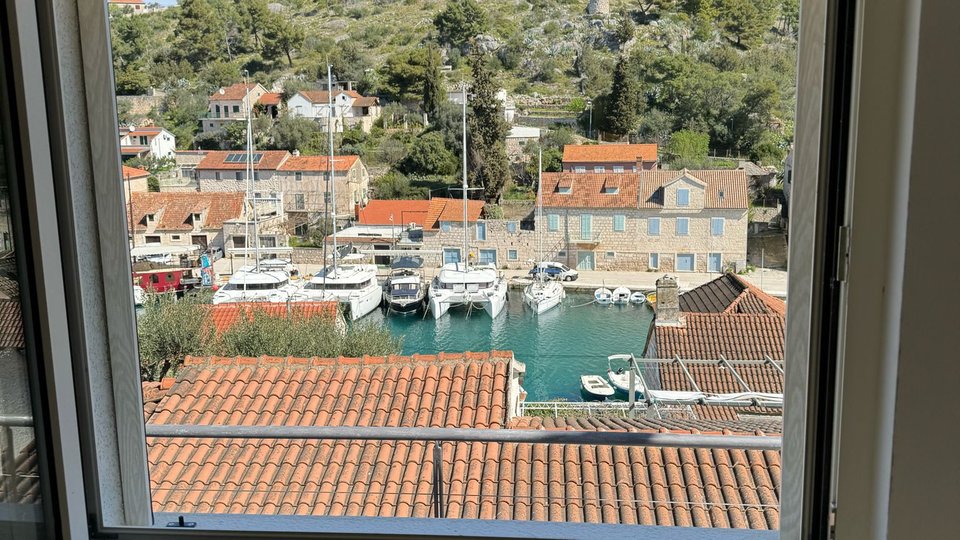 Modern house with swimming pool 50 m from the sea - Island of Brač!